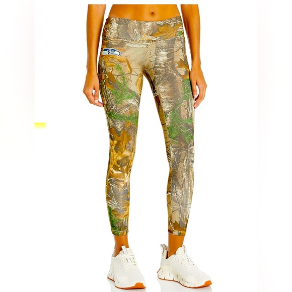 Zubaz Seahawks Realtree Camo Xtra Leggings Tights Yoga Pants NFL XS 0-2 NWT - Picture 1 of 9